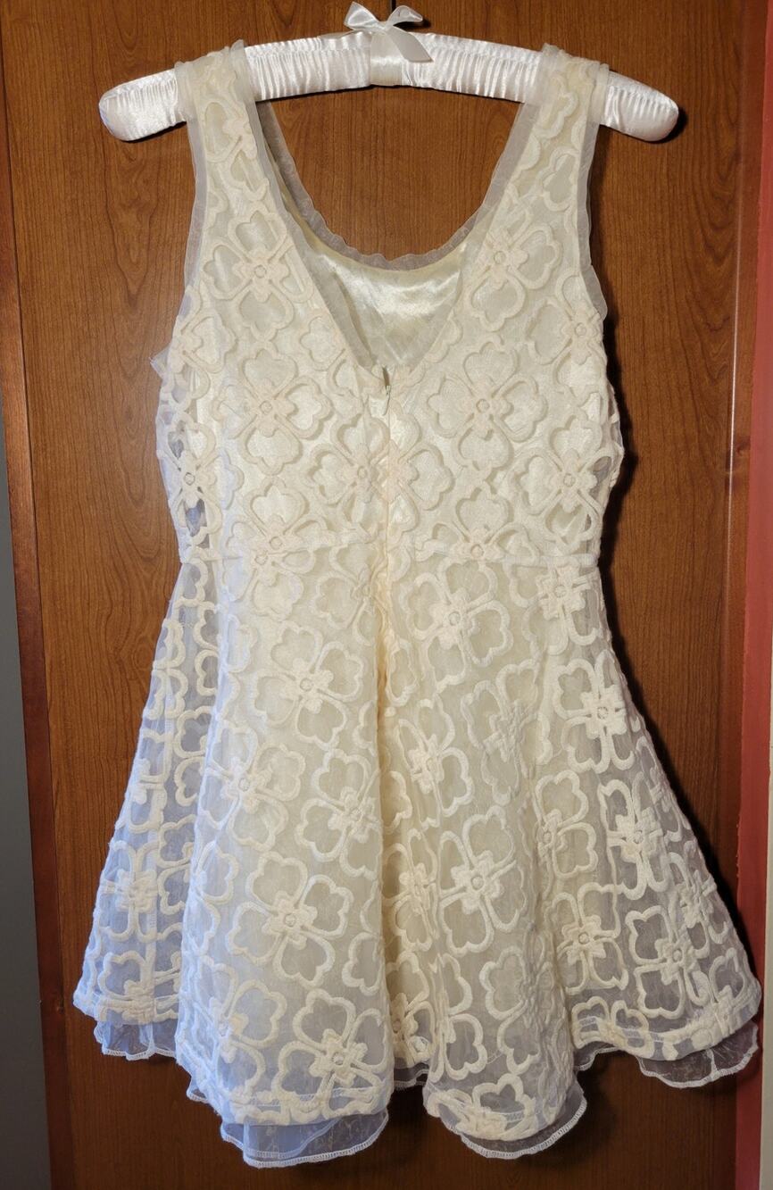 Touché White Lace Knee-length Dress Double Lined Fabrique en France Size S
